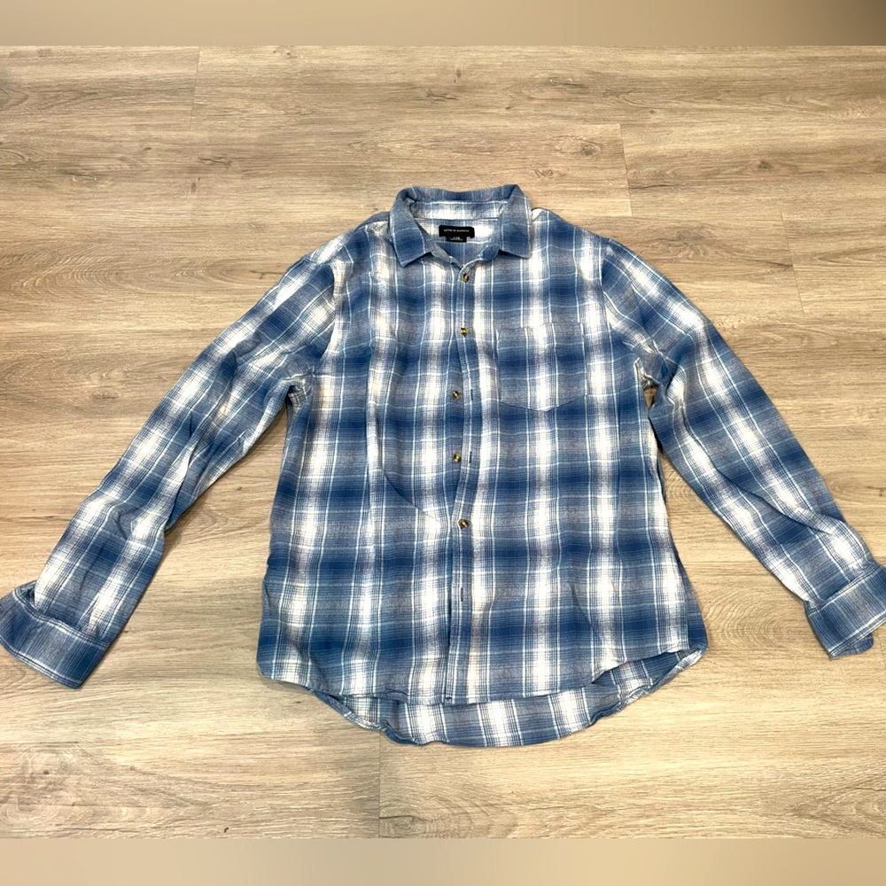 Cotton on Men long sleeves. Color blue and white.
